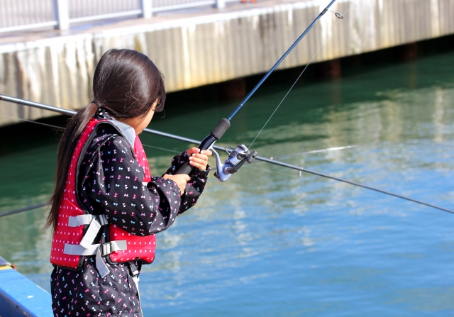 子供と一緒に海上釣り堀にお出かけしよう 料金や注意点を解説 公式 釣堀紀州 和歌山 有田郡広川町の海上釣堀 釣り堀 紀州